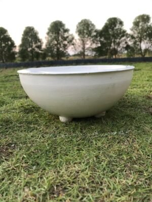 กระถางปูนเปลือยกลมมีขา