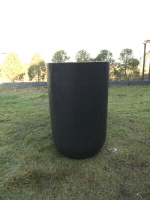 กระถางปูนกลมแคปซูลสีดำ