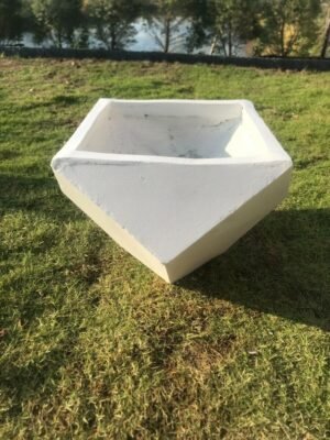 กระถางปูนเพชรเหลี่ยมใหญ่